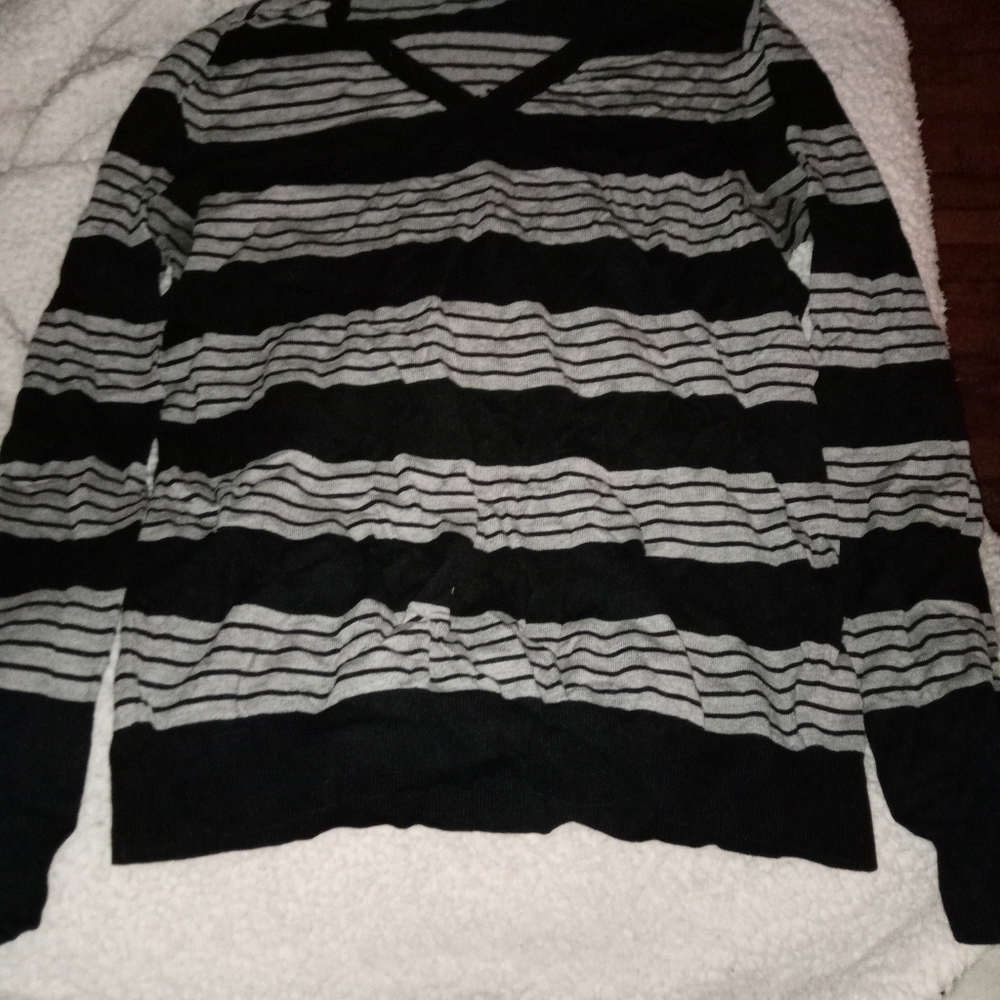V neck sweater